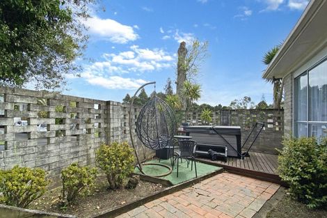 Photo of property in 1 Iorangi Place, Hillpark, Auckland, 2102
