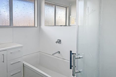 Photo of property in 48 Kent Lodge Avenue, Avonhead, Christchurch, 8042