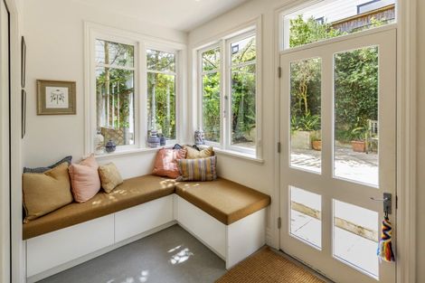 Photo of property in 69 Austin Street, Mount Victoria, Wellington, 6011