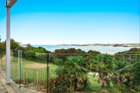 Photo of property in 6 Puriri Place, Sandspit, Warkworth, 0982