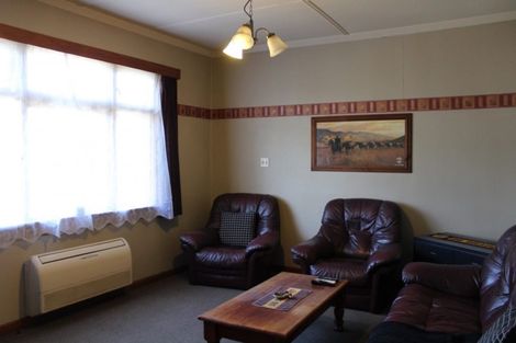 Photo of property in 2 Hillary Street, Winton, 9720