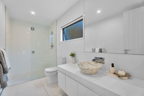 Photo of property in 1 Endymion Place, Half Moon Bay, Auckland, 2012