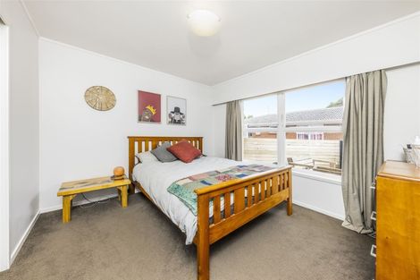 Photo of property in 1/9 Brunton Place, Glenfield, Auckland, 0629