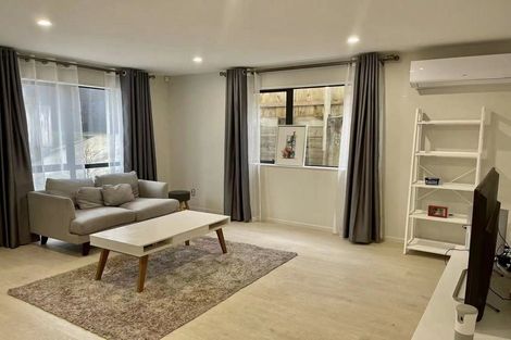 Photo of property in 98 Cardiff Road, Pakuranga, Auckland, 2010