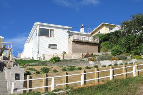 Photo of property in 84 Nevay Road, Karaka Bays, Wellington, 6022