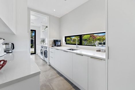 Photo of property in 17 Lees Road, Strowan, Christchurch, 8052