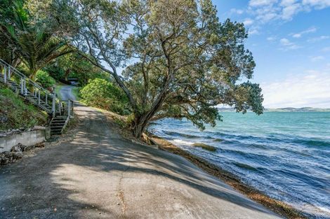Photo of property in 64 Manganese Point Road, Tamaterau, Whangarei, 0174
