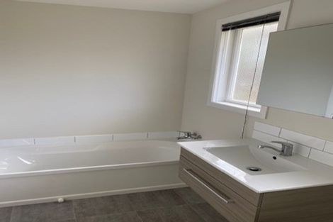 Photo of property in 11 Tarawa Street, Paekakariki, 5034