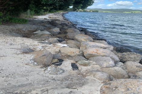 Photo of property in 42 Karoro Road, One Tree Point, 0118