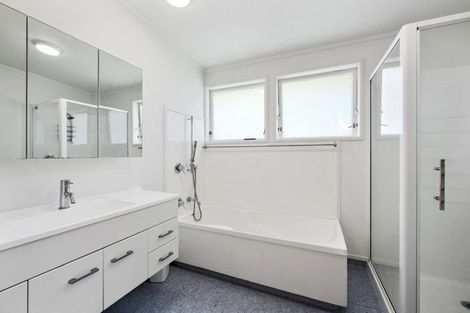 Photo of property in 6a Hauraki Road, Hauraki, Auckland, 0622