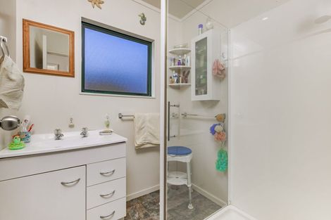 Photo of property in 92 Bays Road, Orere Point, Papakura, 2585