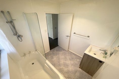 Photo of property in 2/67 Browns Bay Road, Browns Bay, Auckland, 0630