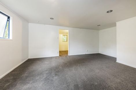 Photo of property in 2/21 Contessa Drive, Glenfield, Auckland, 0629