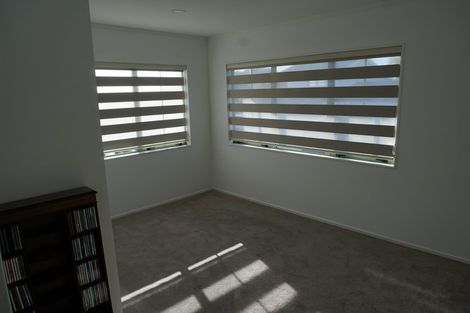 Photo of property in 1/70 Uxbridge Road, Mellons Bay, Auckland, 2014