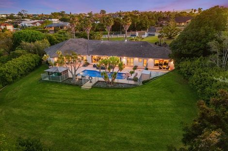 Photo of property in 7 Burgundy Park Avenue, Henderson, Auckland, 0612