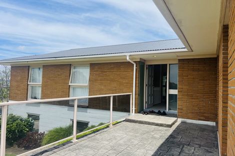 Photo of property in 27 Downsview Road, Pakuranga Heights, Auckland, 2010