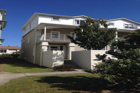 Photo of property in The Rise, 4/11 Hatfield Place, Albany Heights, Auckland, 0632