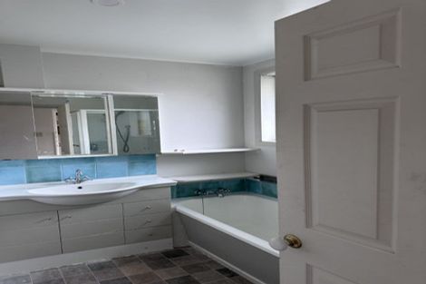 Photo of property in 4 Haynes Avenue, Upper Riccarton, Christchurch, 8041