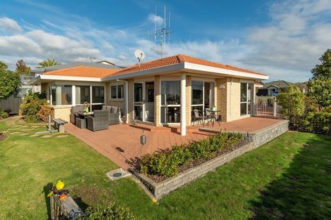 Photo of property in 27 Oteki Park Drive, Welcome Bay, Tauranga, 3112