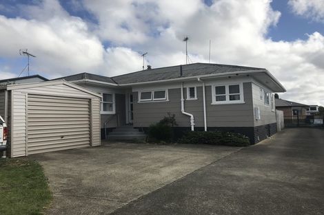 Photo of property in 17 Russell Avenue, Pukekohe, 2120