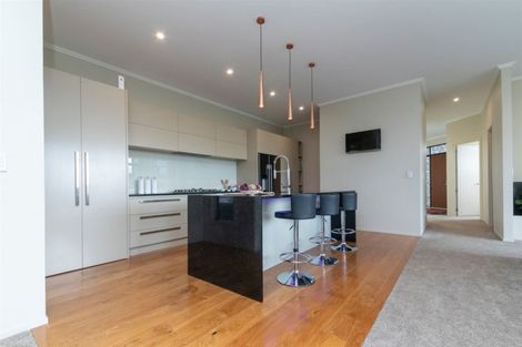 Photo of property in 265 Old North Road, Kumeu, 0892