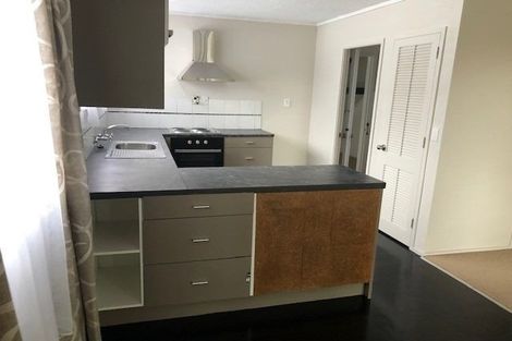 Photo of property in 1/27 Aeroview Drive, Beach Haven, Auckland, 0626