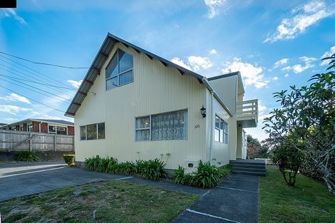 Photo of property in 100 Frankley Road, Frankleigh Park, New Plymouth, 4310
