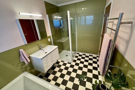 Photo of property in 3 Findlay Street, Moturoa, New Plymouth, 4310