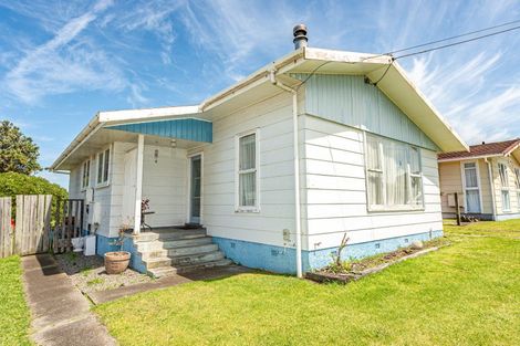 Photo of property in 34 Ruapehu Street, Castlecliff, Whanganui, 4501