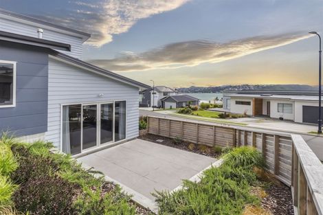 Photo of property in 7 Sue Dow Lane, Aotea, Porirua, 5024