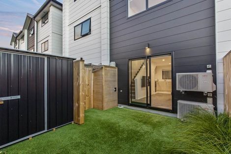 Photo of property in 5/21 Karamu Street, Te Atatu Peninsula, Auckland, 0610