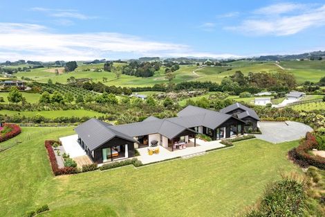 Photo of property in 16 Tamahunga Drive, Matakana, Warkworth, 0985