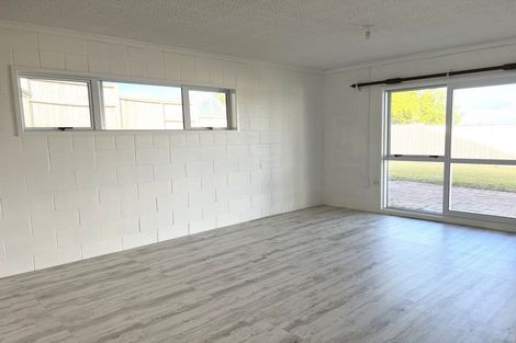 Photo of property in 14 Chelsea View Drive, Chatswood, Auckland, 0626