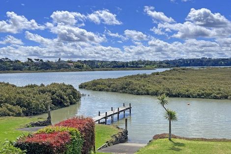 Photo of property in 10 The Terrace, Herald Island, Auckland, 0618