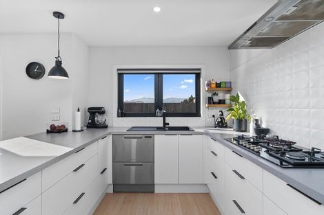 Photo of property in 12 Kingfisher Crescent, Albert Town, Wanaka, 9305