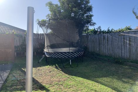 Photo of property in 28 Donegal Park Drive, Flat Bush, Auckland, 2019