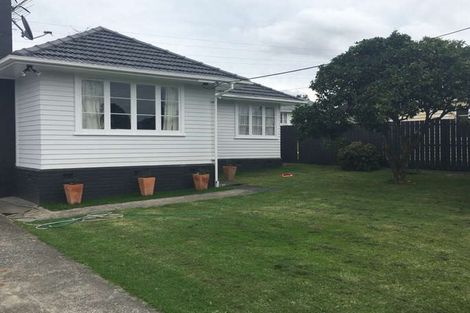 Photo of property in 3 Cornwall Street, Te Atatu South, Auckland, 0610