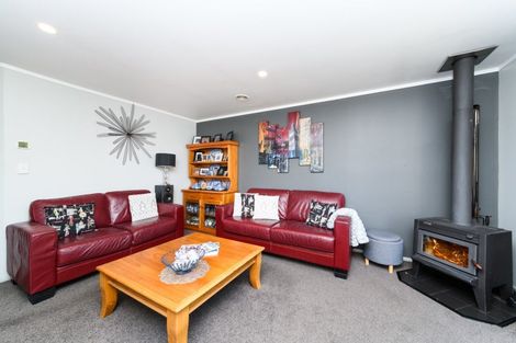 Photo of property in 101 Peter Hall Drive, Kelvin Grove, Palmerston North, 4414