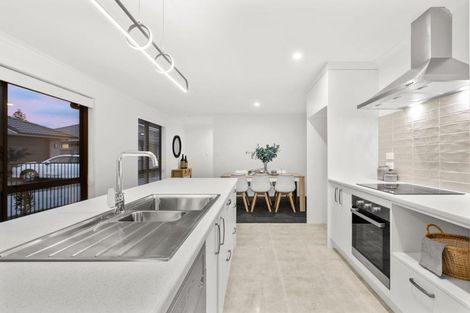 Photo of property in 93 Hills View Drive, Papamoa, 3118