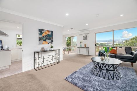 Photo of property in 35e Edmonton Road, Henderson, Auckland, 0612