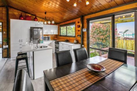 Photo of property in 2 Hunter Street, Dannevirke, 4930