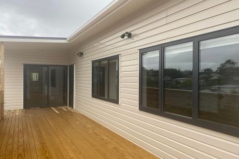 Photo of property in 34c Speargrass Grove, Timberlea, Upper Hutt, 5018