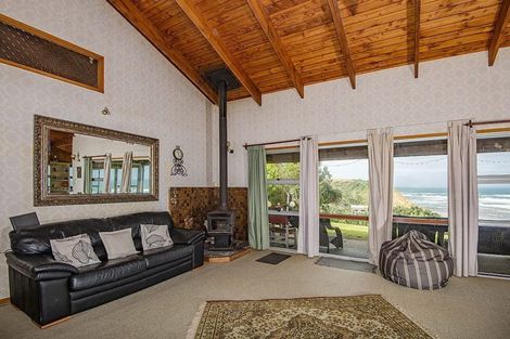 Photo of property in 18 Coates Avenue, Baylys Beach, Dargaville, 0377