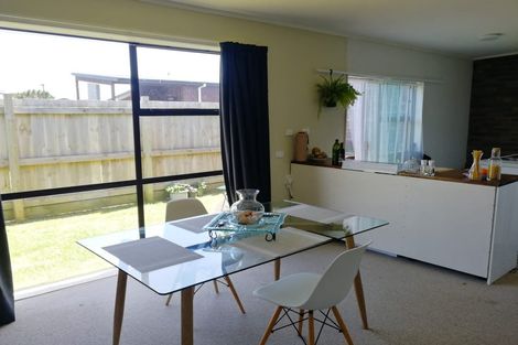 Photo of property in 16 Ropiha Street, Fitzroy, New Plymouth, 4312