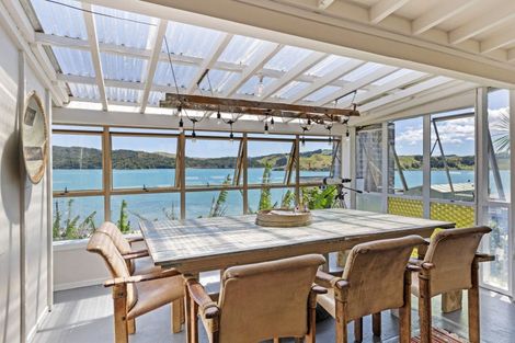 Photo of property in 77 Wallis Street, Raglan, 3225