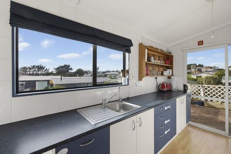 Photo of property in 84 Park Avenue, Waitarere Beach, Levin, 5510