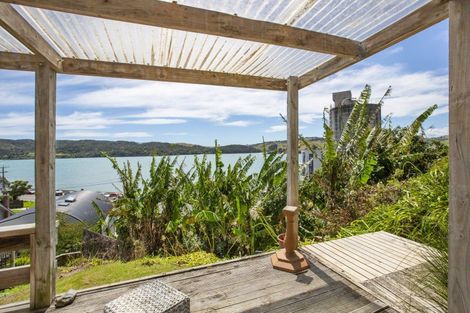 Photo of property in 77 Wallis Street, Raglan, 3225