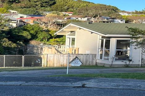 Photo of property in 33 Woolwich Close, Whitby, Porirua, 5024