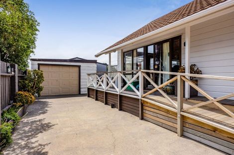 Photo of property in 5 Dieffenbach Street, Opunake, 4616