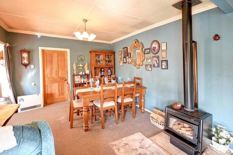 Photo of property in 7 Castle Street, Waihola, Milton, 9073